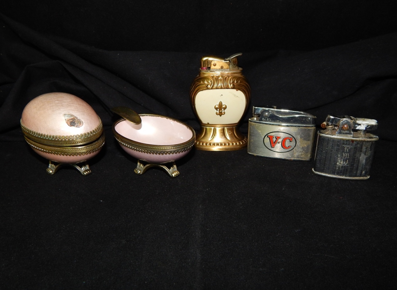 Evans Cigarette Lighter and Ash Receiver