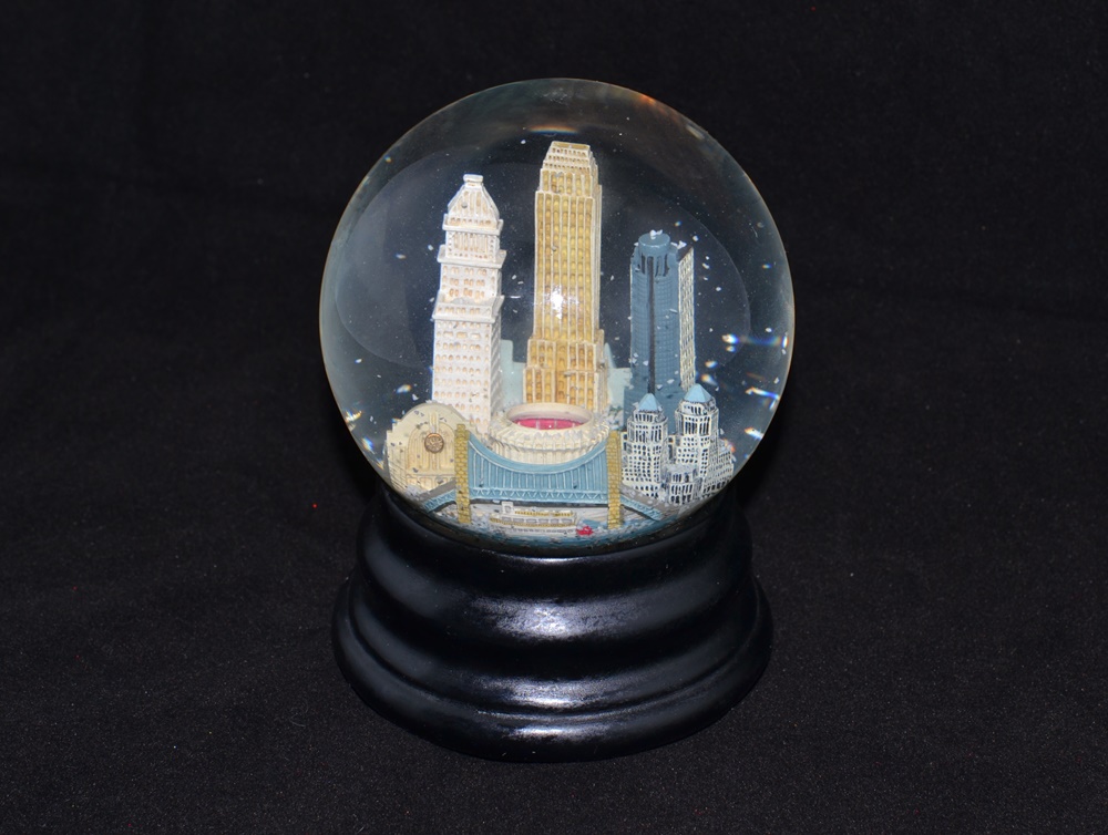 Vintage Musical Snow Globe Of Cincinnati 