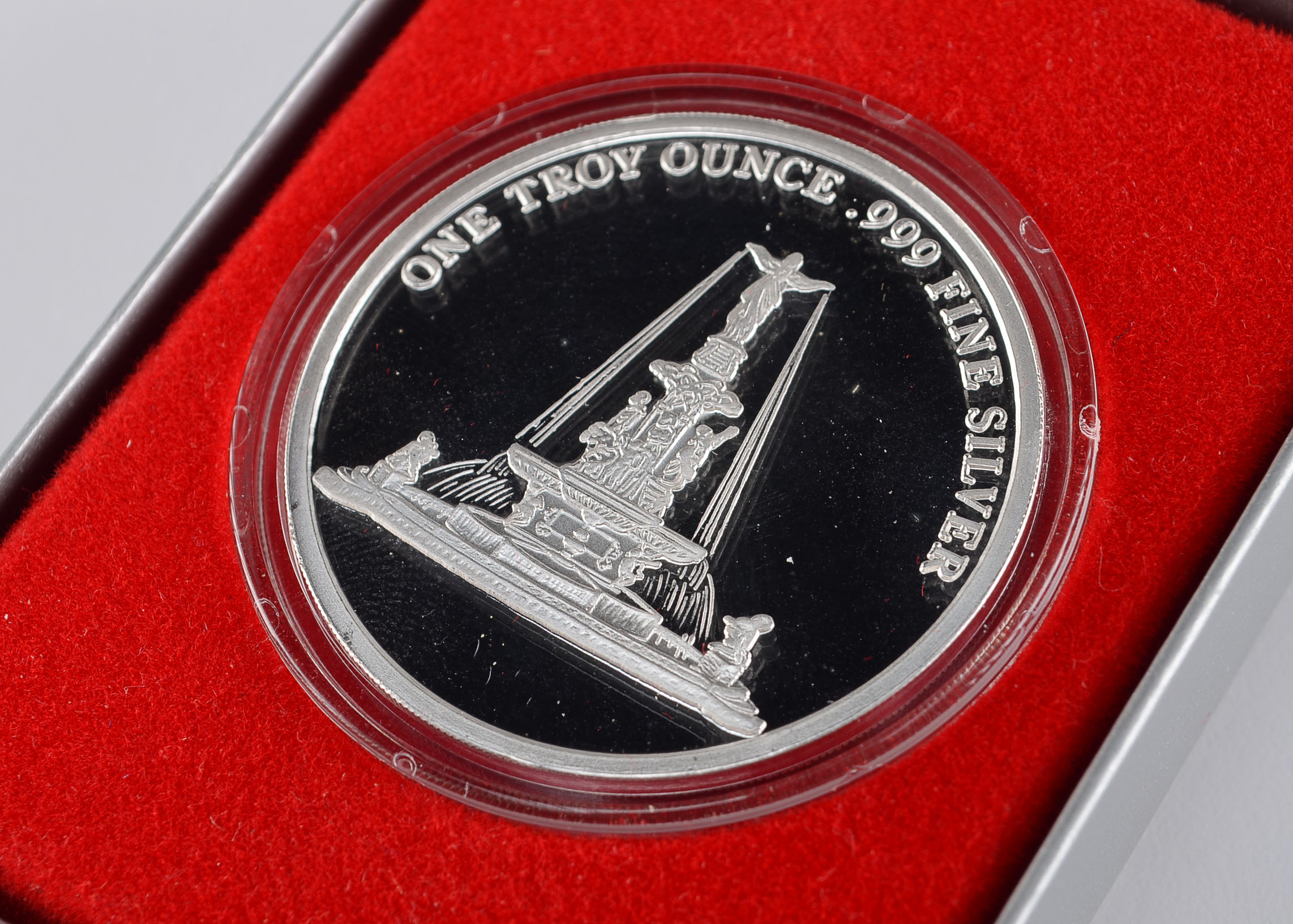 2000 Cincinnati Commemorative One Ounce .999 Pure Silver Coin