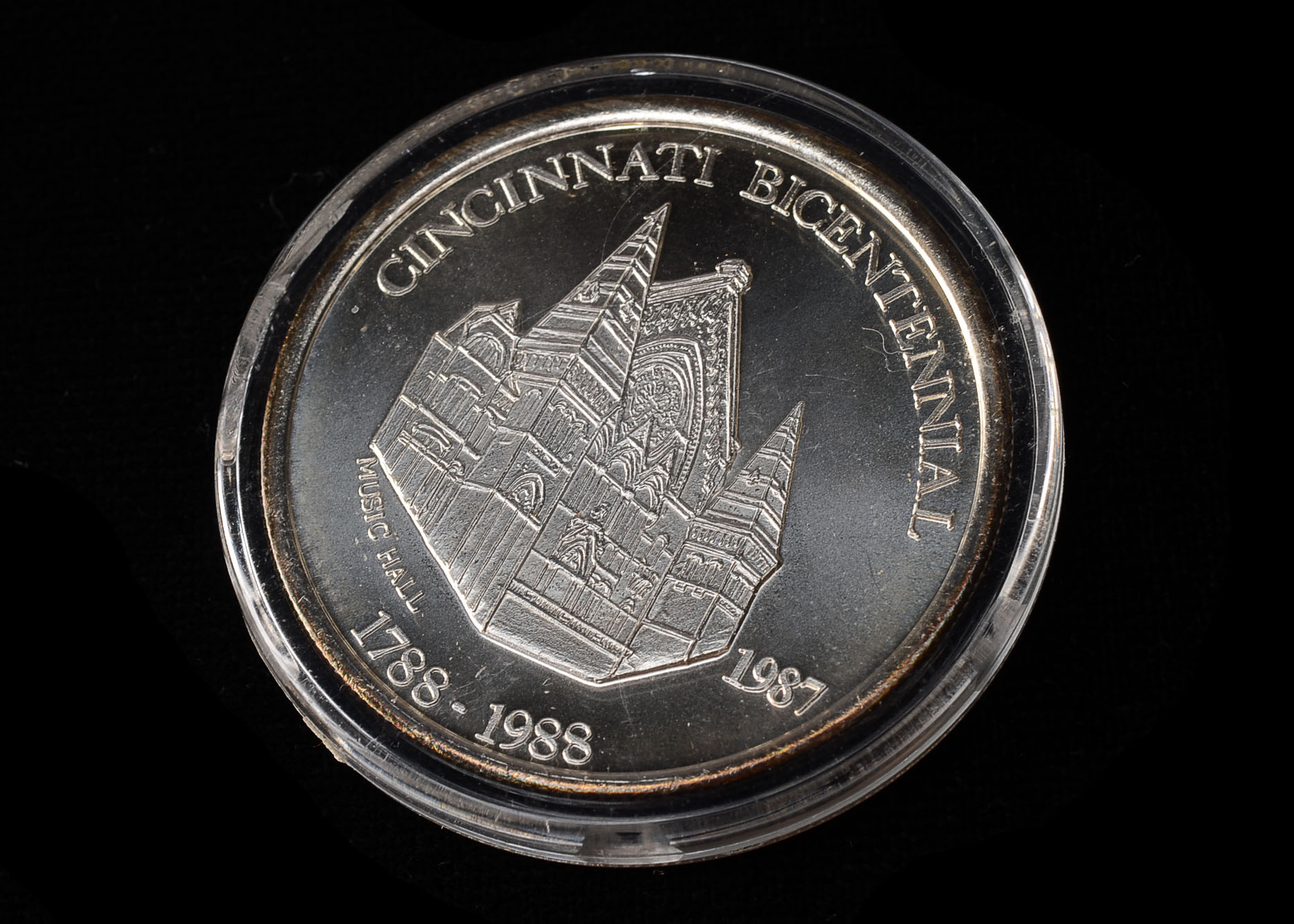 1988 Cincinnati Bicentennial One Ounce .999 Pure Silver Coin