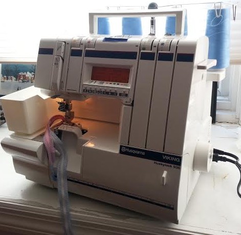 Husqvarna Viking Huskylock Model 936 Serger