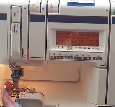 Husqvarna Viking Huskylock Model 936 Serger