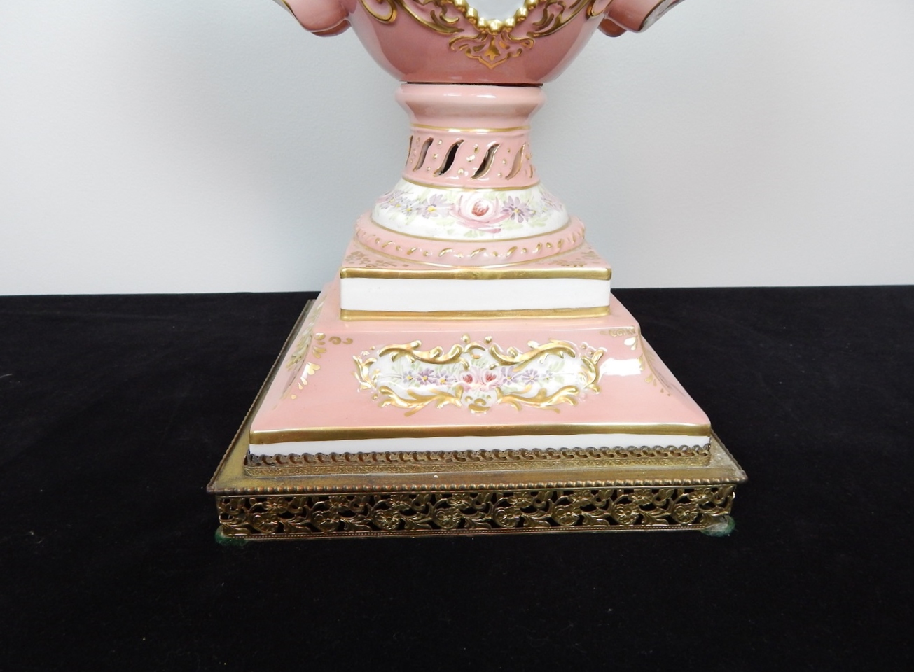 Vintage Capodimonte Style Lamp