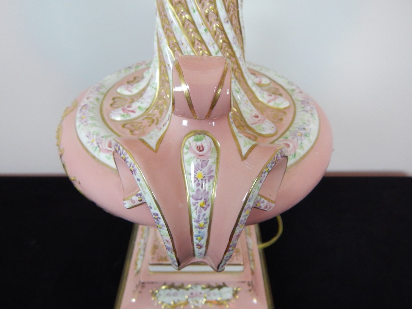 Vintage Capodimonte Style Lamp