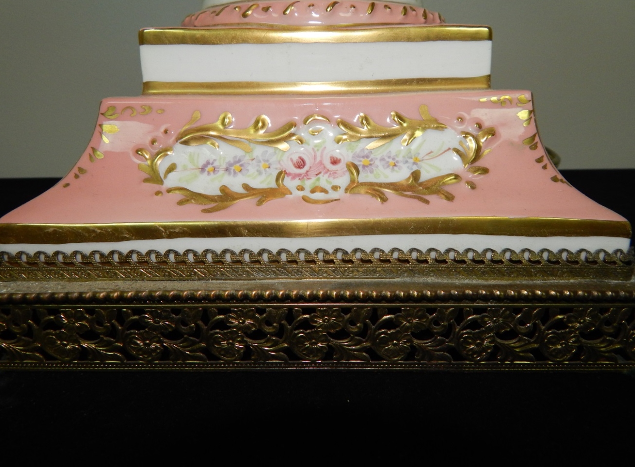 Vintage Capodimonte Style Lamp