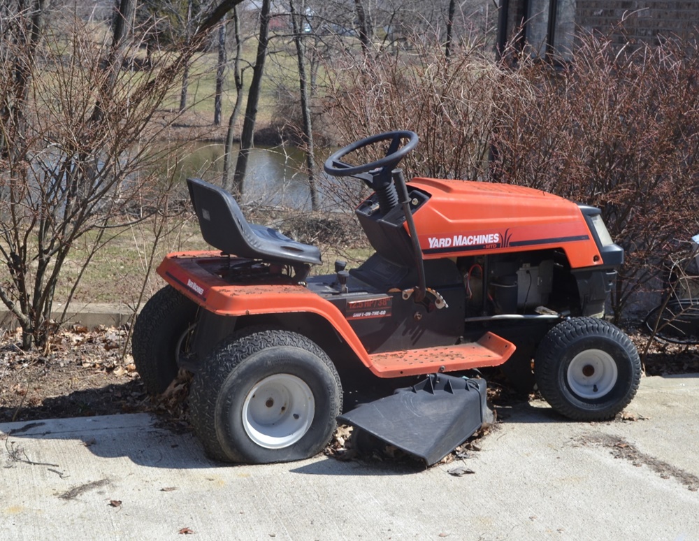 1998 Yard Machines by MTD Lawn Tractor