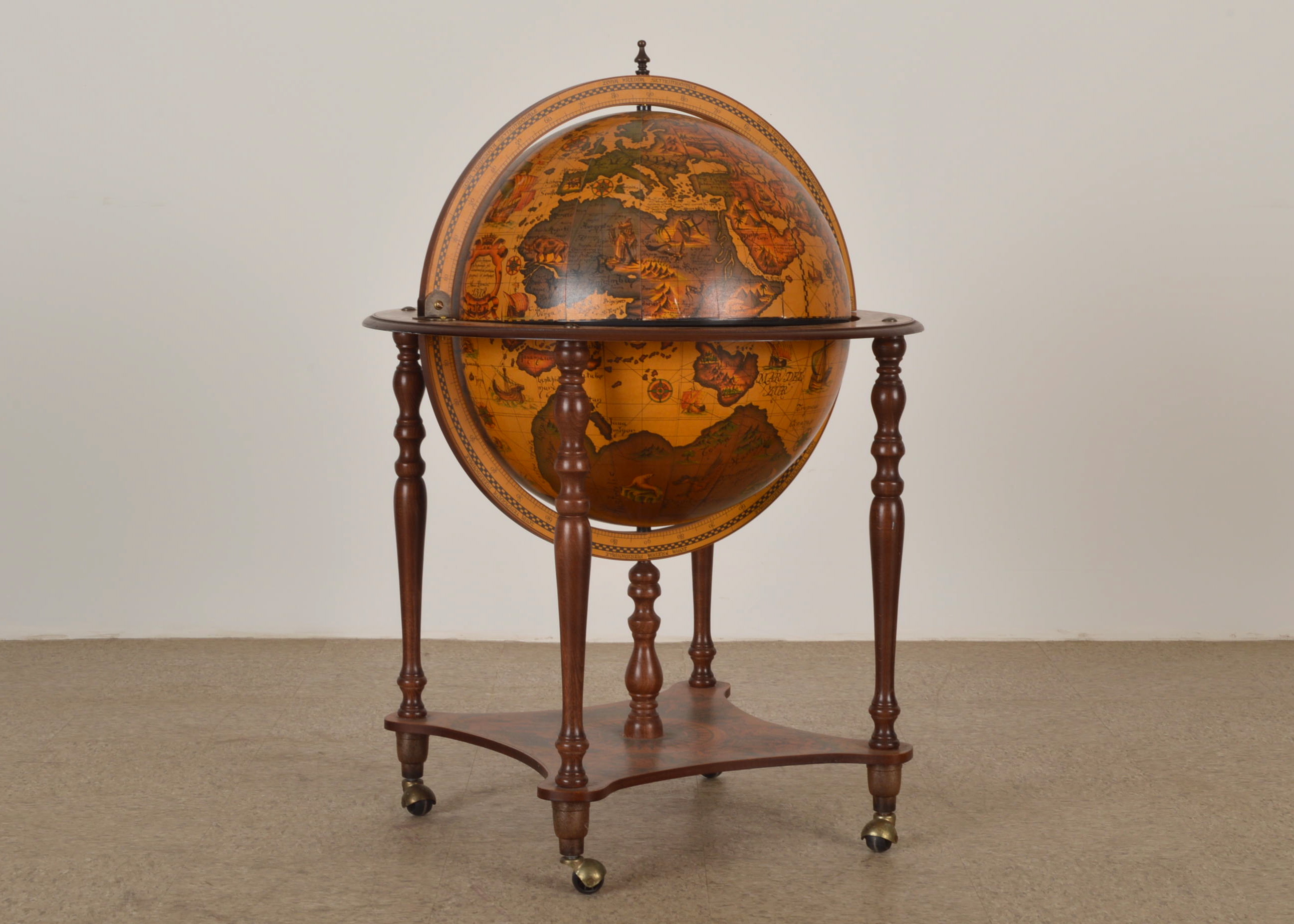 Reproduction Old World Decorative Library Globe