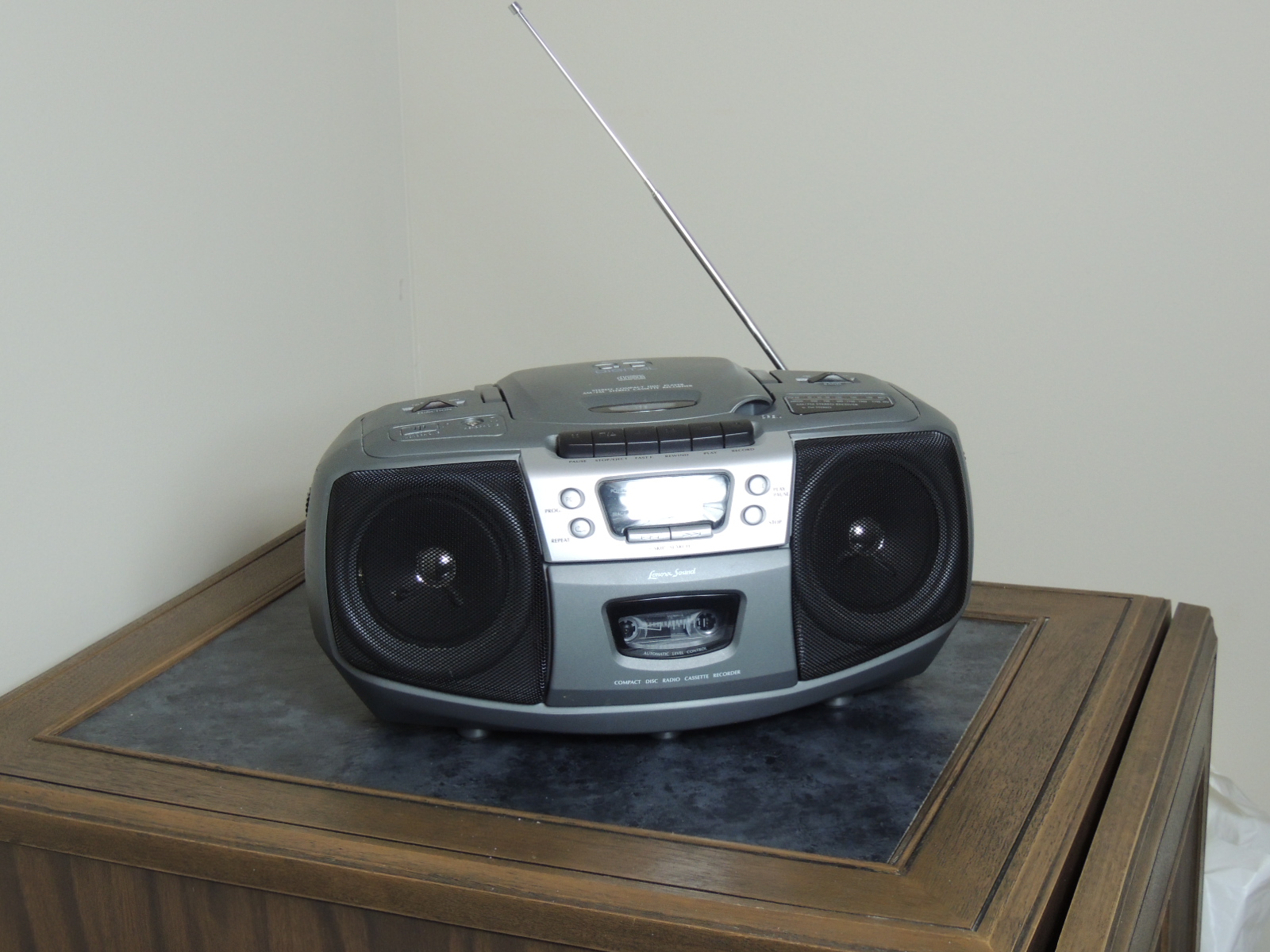 Lenoxx Sound Portable Radio CD Cassette Player