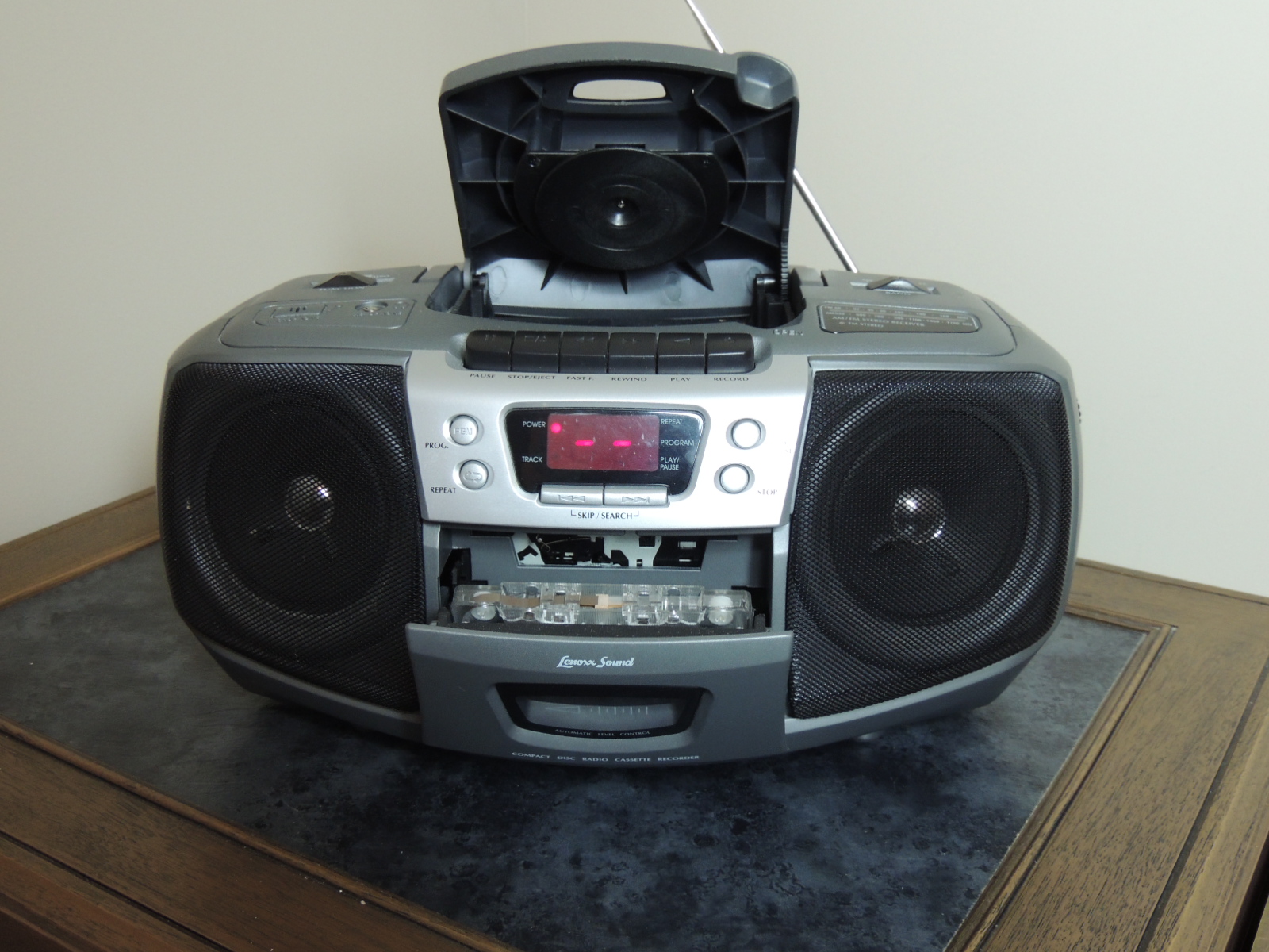 Lenoxx Sound Portable Radio CD Cassette Player