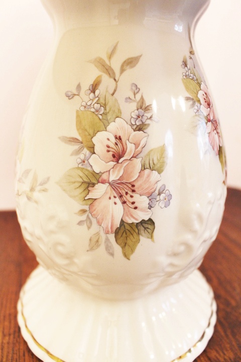 Mary Leigh Pottery Hand-Painted Lamp