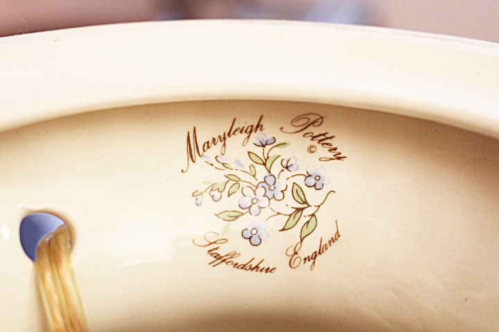 Mary Leigh Pottery Hand-Painted Lamp