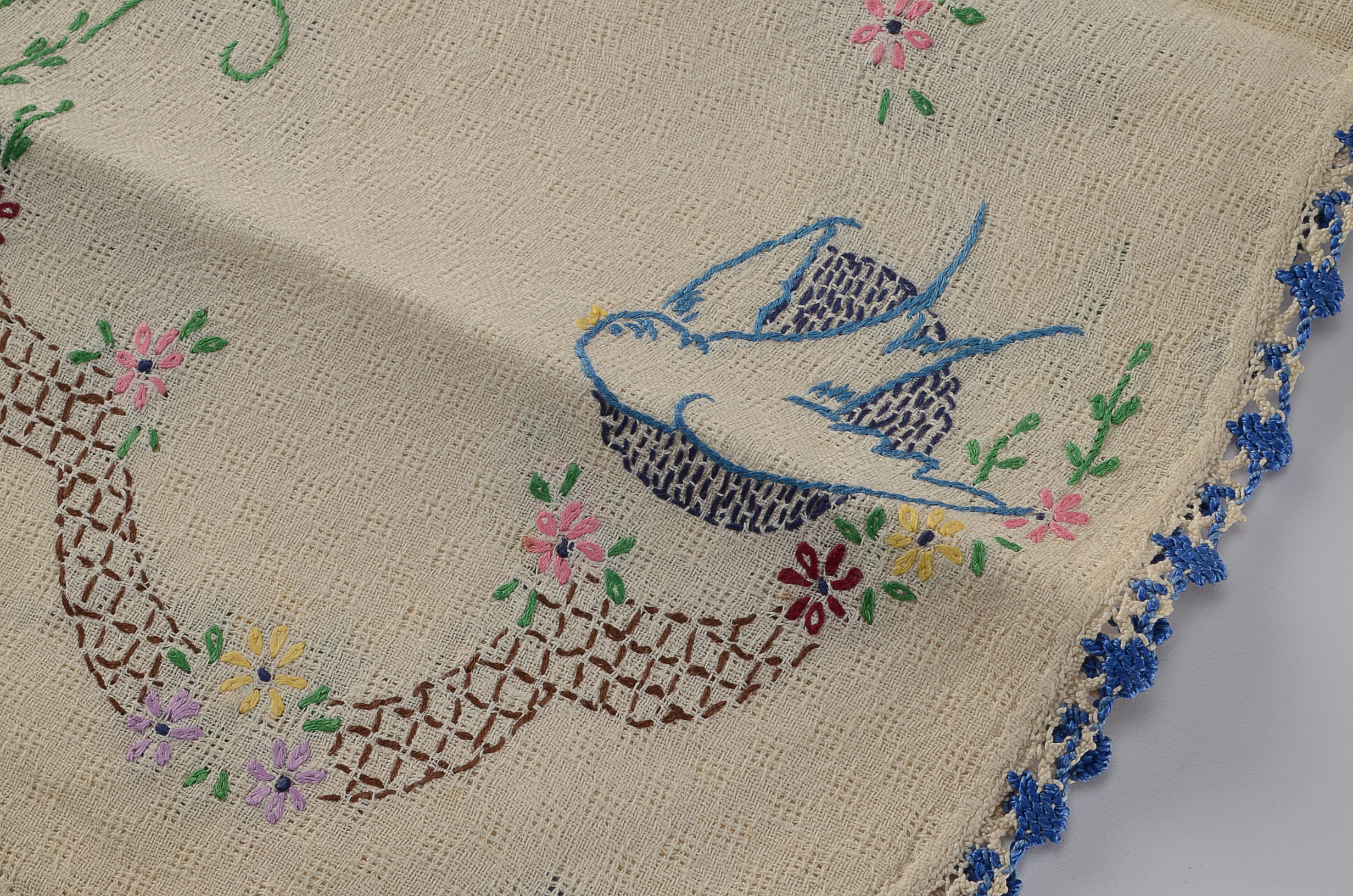 Selection of Table Linens Includes Vintage Pieces