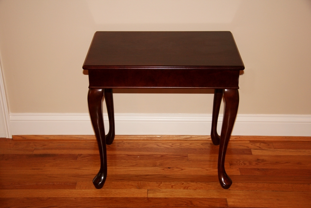 Bombay Company End Table