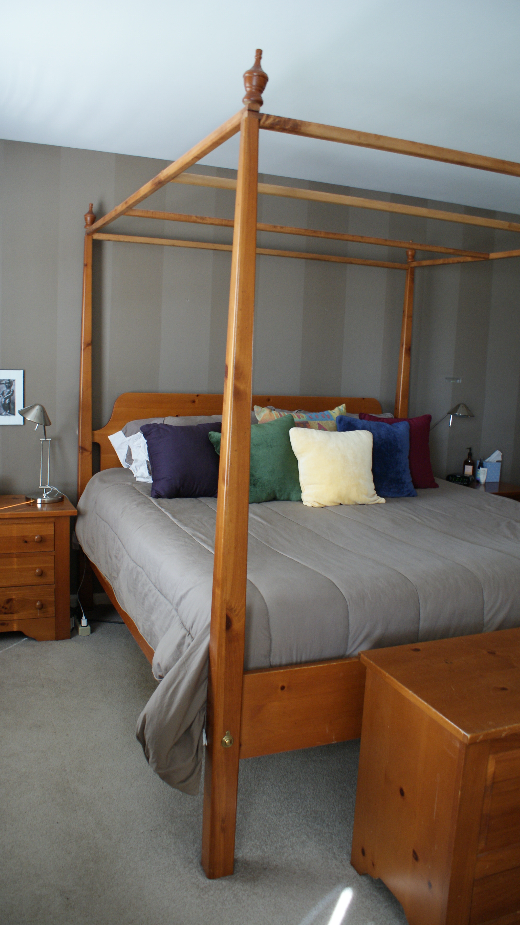 Broyhill Solid Pine King Size Canopy Bed