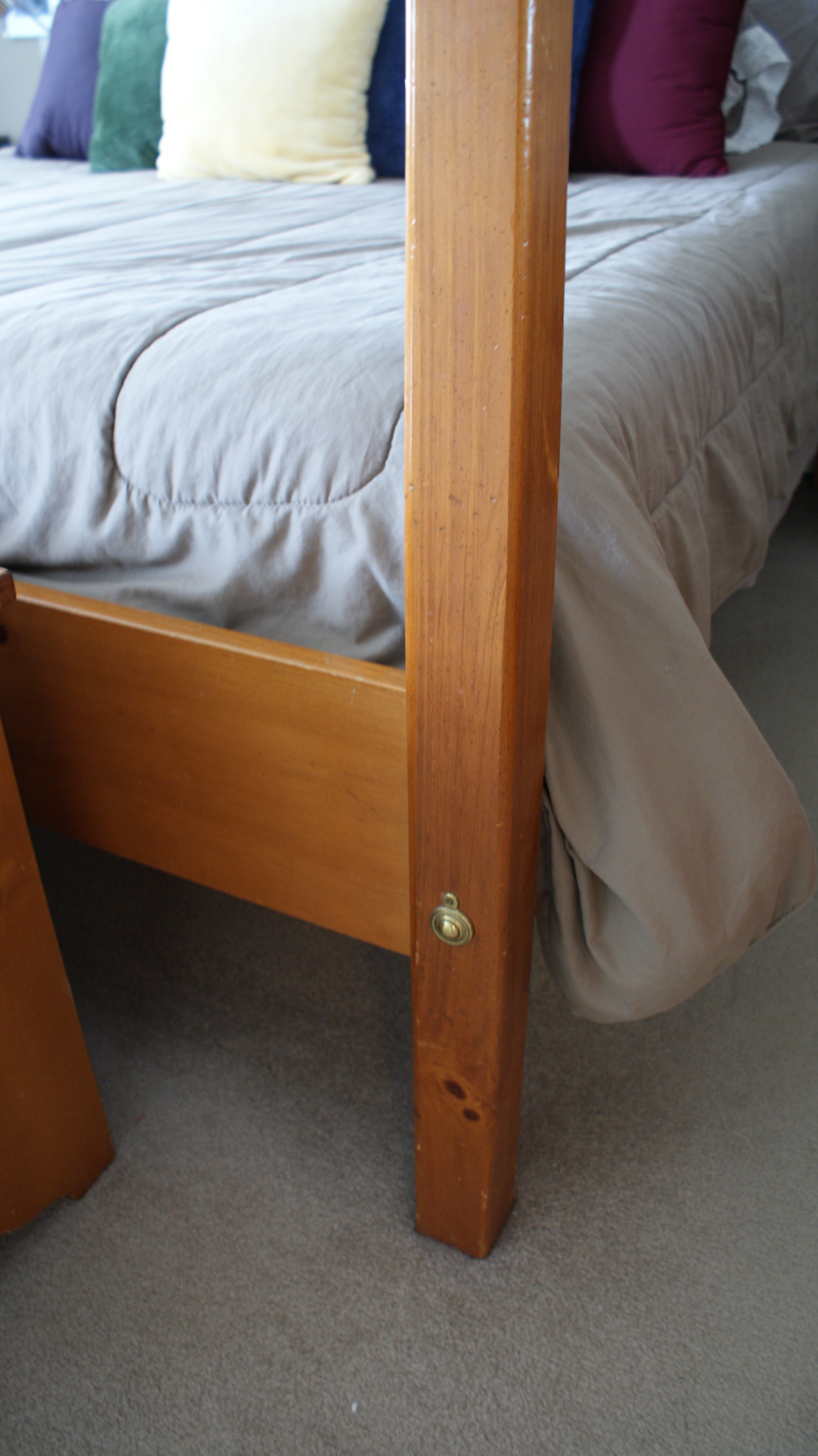 Broyhill Solid Pine King Size Canopy Bed