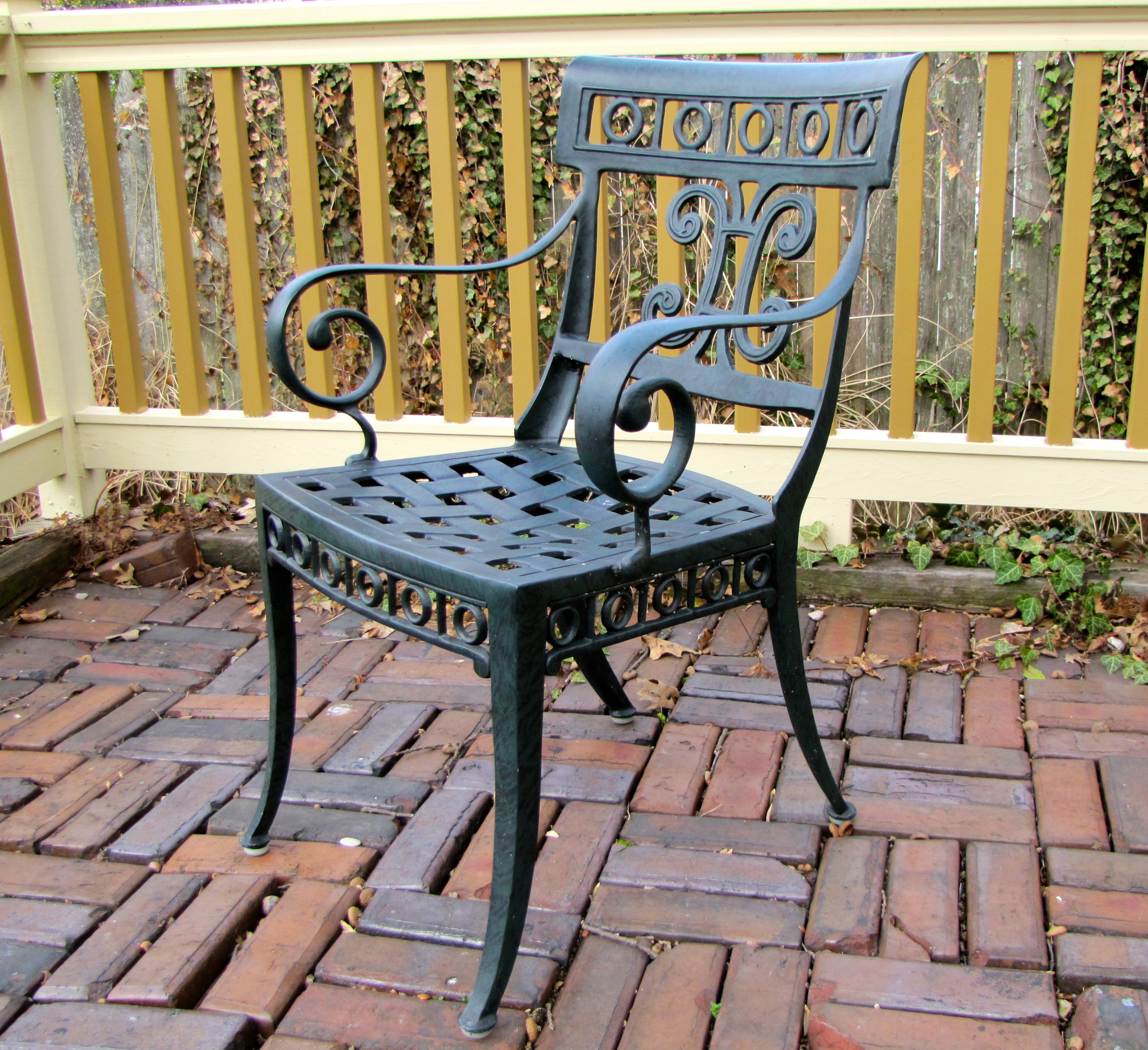 Frontgate Outdoor Dining Set
