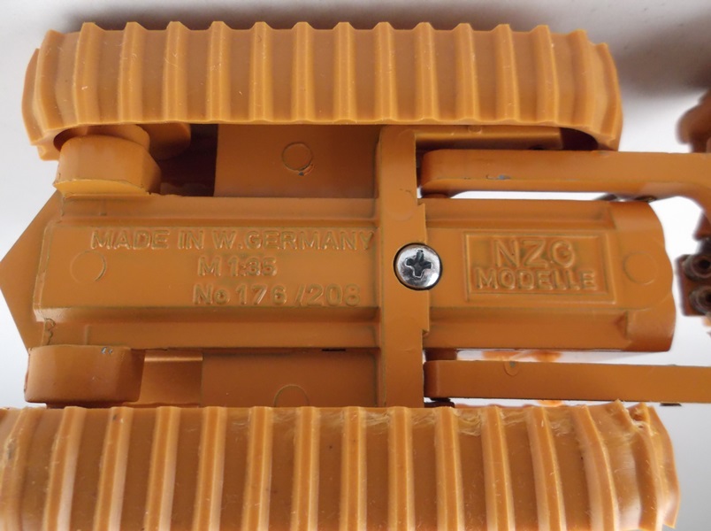 NZG Diecast Case 850C Angle Tilt Dozer Model 