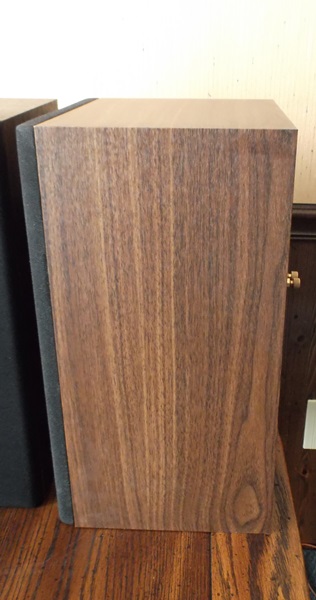 Pair of KEF C35 Bookshelf Speakers 