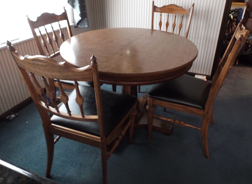 Mid-20th Century Watertown Slide Dining Table and Chairs 