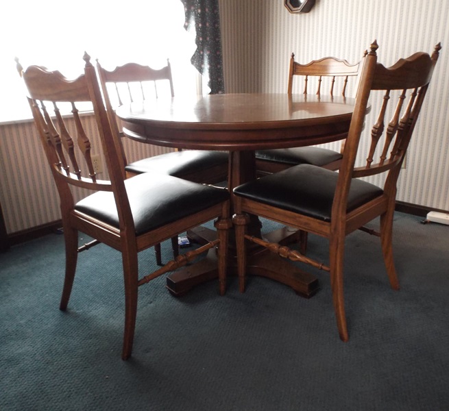 Mid-20th Century Watertown Slide Dining Table and Chairs 