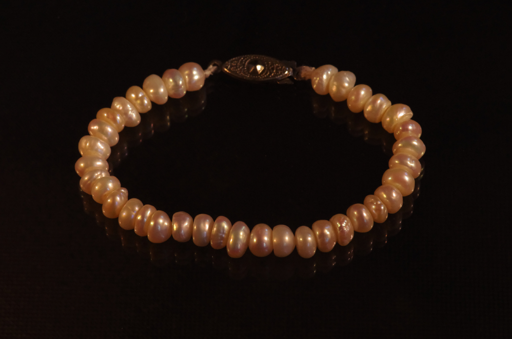 'Button Pearl' Freshwater Pearl Bracelet with Silver Clasp