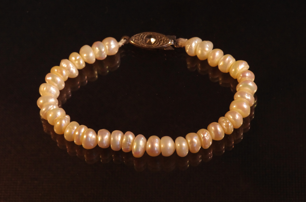 'Button Pearl' Freshwater Pearl Bracelet with Silver Clasp