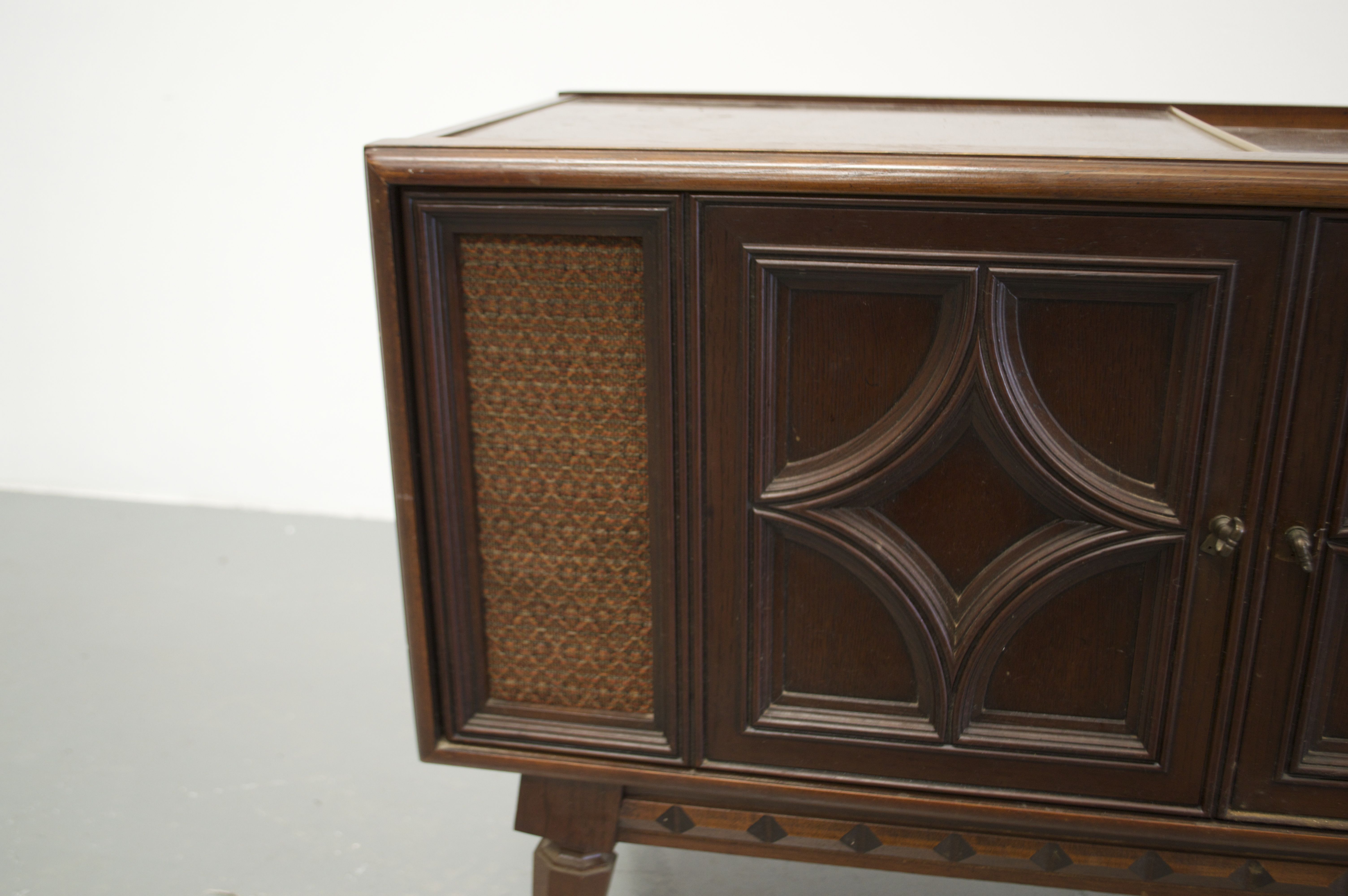 Vintage Magnavox Record Table