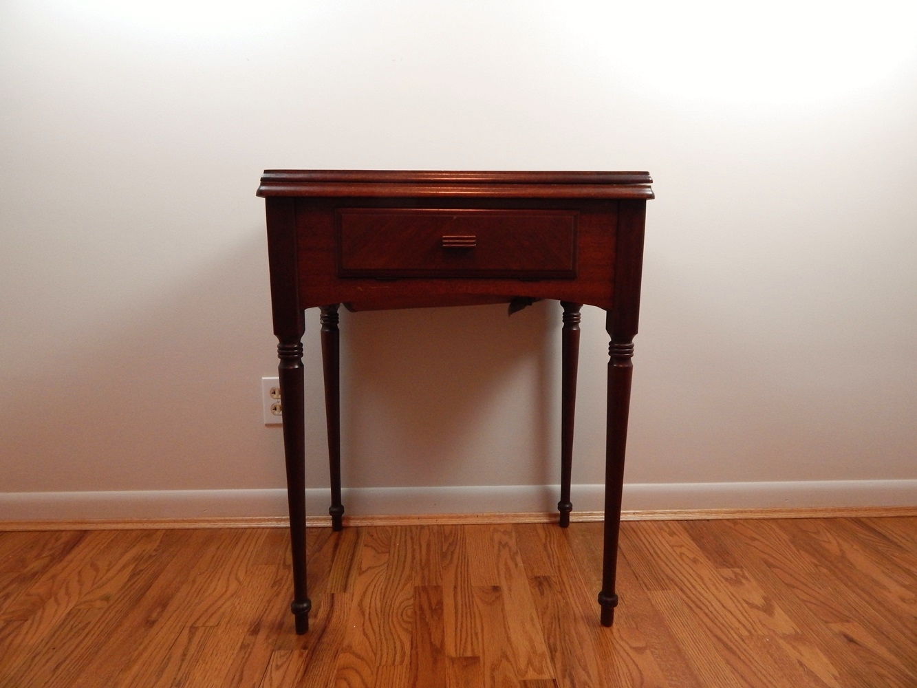 Singer Sewing Machine 