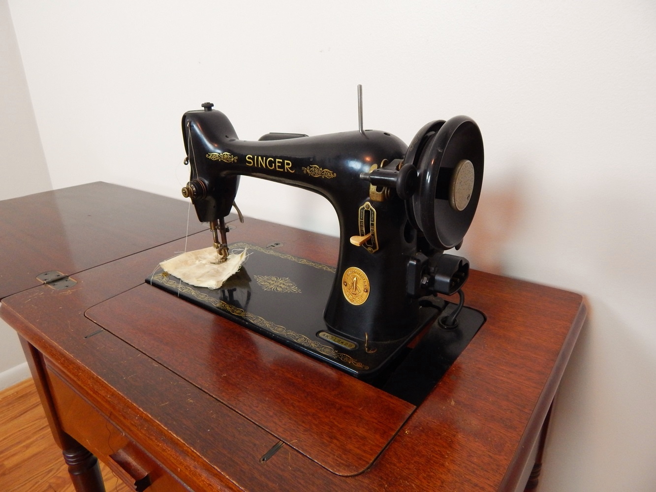Singer Sewing Machine 