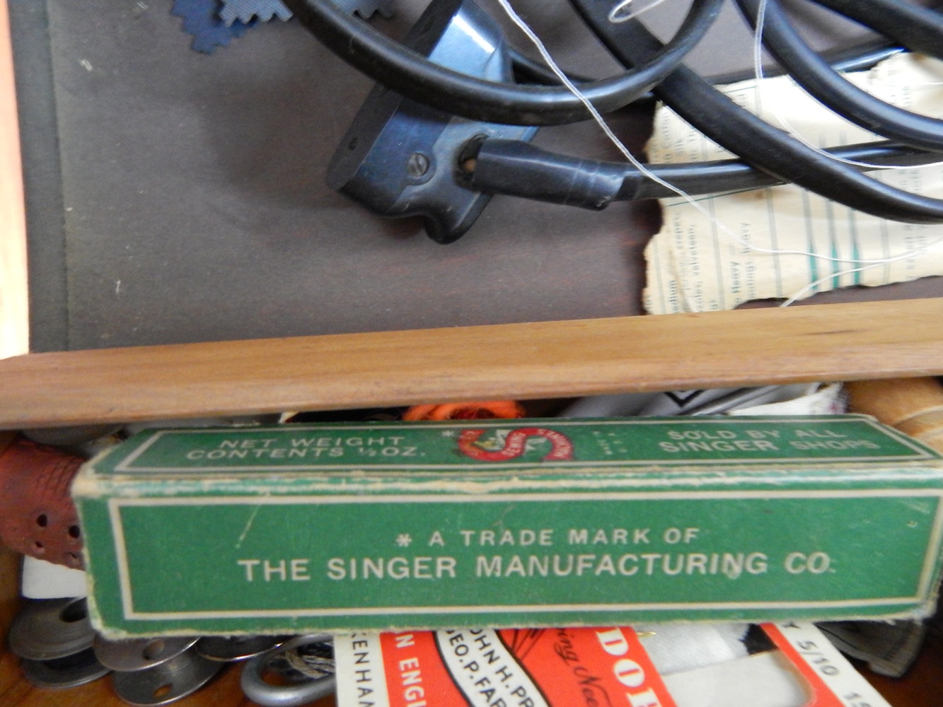 Singer Sewing Machine 