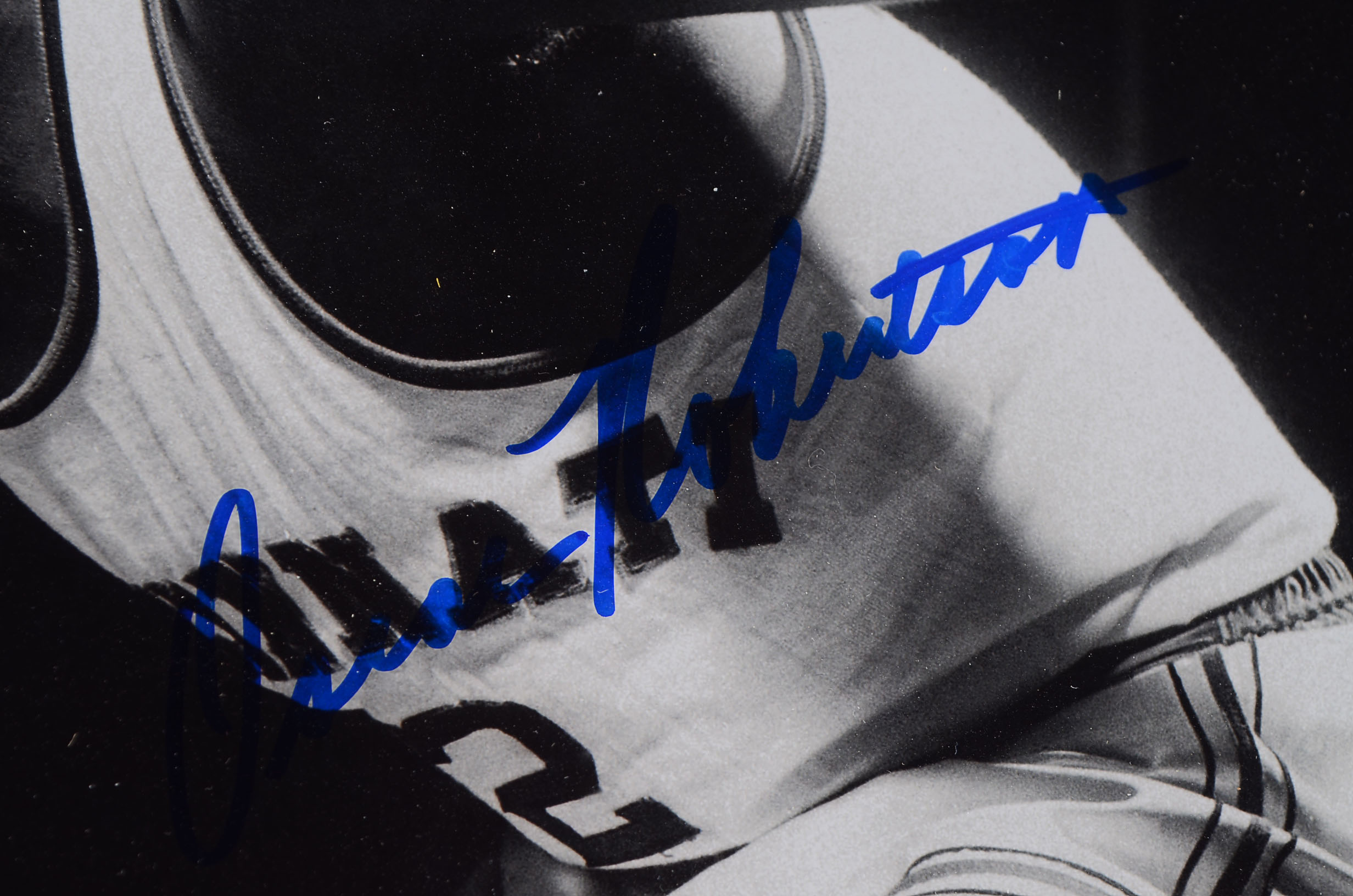 Oscar Robinson Signed Photo