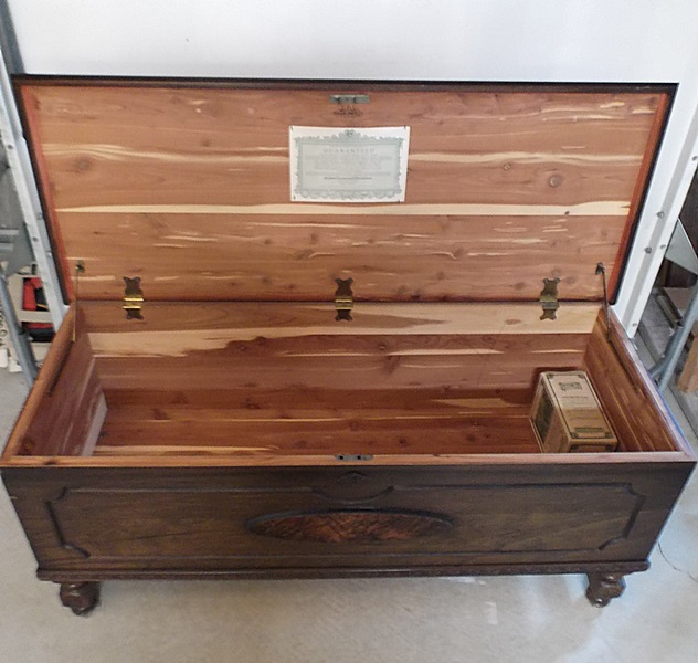 Ed Roos Company Forest Park Line Cedar Hope Chest