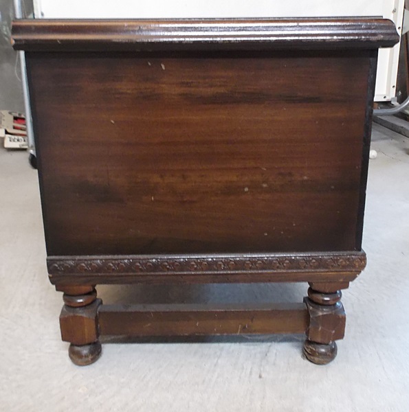 Ed Roos Company Forest Park Line Cedar Hope Chest