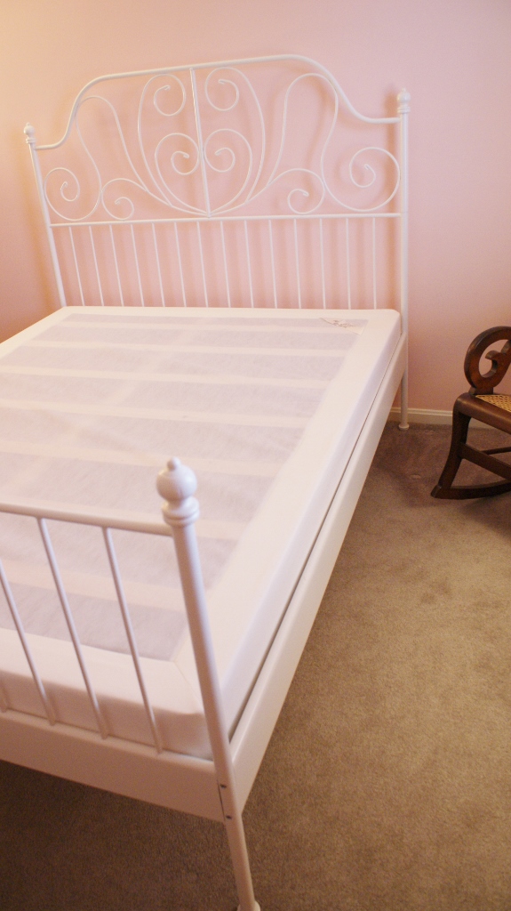 White Metal Queen Bed