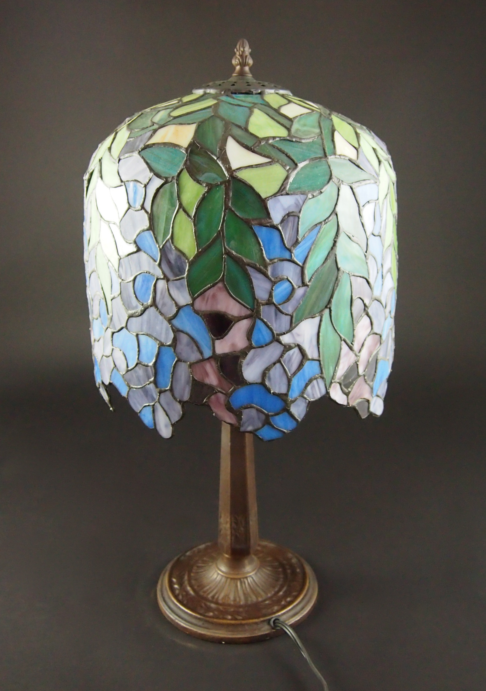 Tiffany Style Purple Flowers and Ivy Lamp