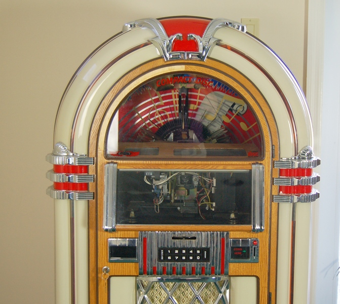 Antique Apparatus Jukebox CD Player with Bubbles