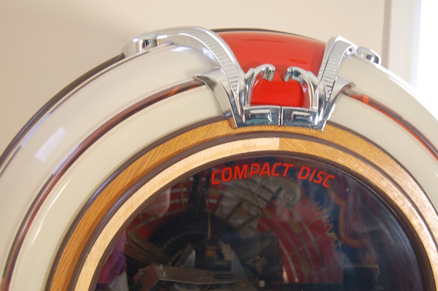 Antique Apparatus Jukebox CD Player with Bubbles