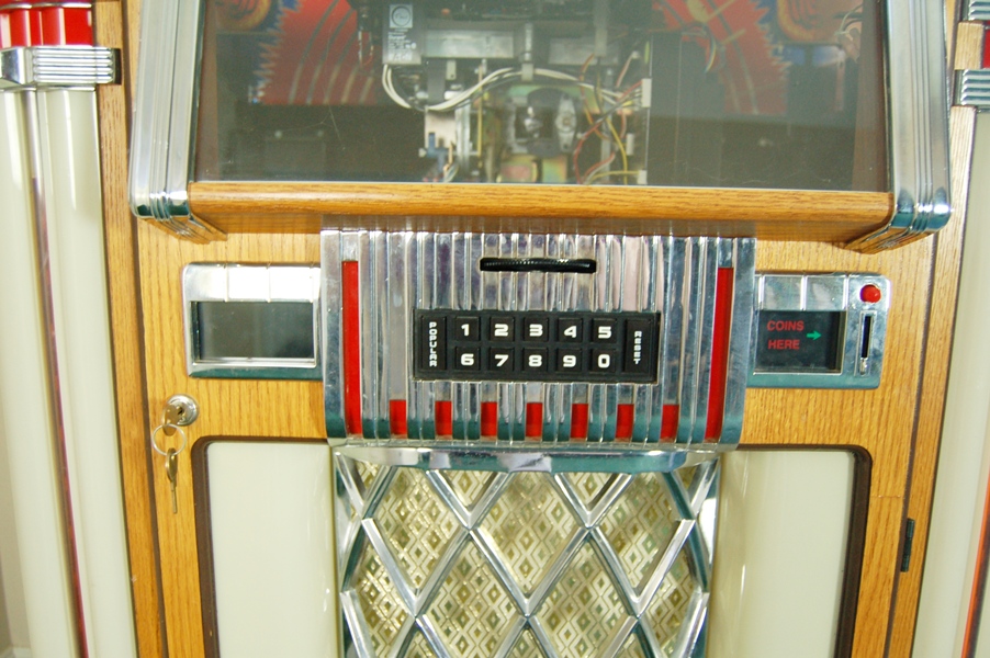Antique Apparatus Jukebox CD Player with Bubbles