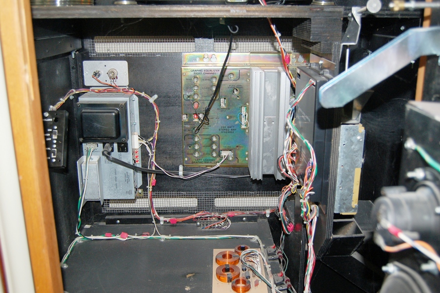 Antique Apparatus Jukebox CD Player with Bubbles