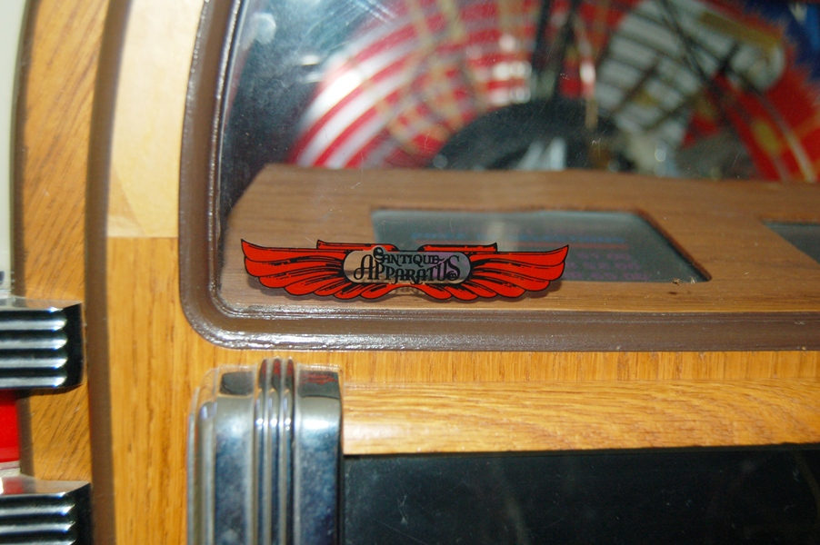 Antique Apparatus Jukebox CD Player with Bubbles