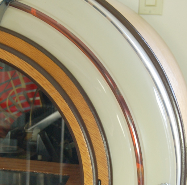 Antique Apparatus Jukebox CD Player with Bubbles