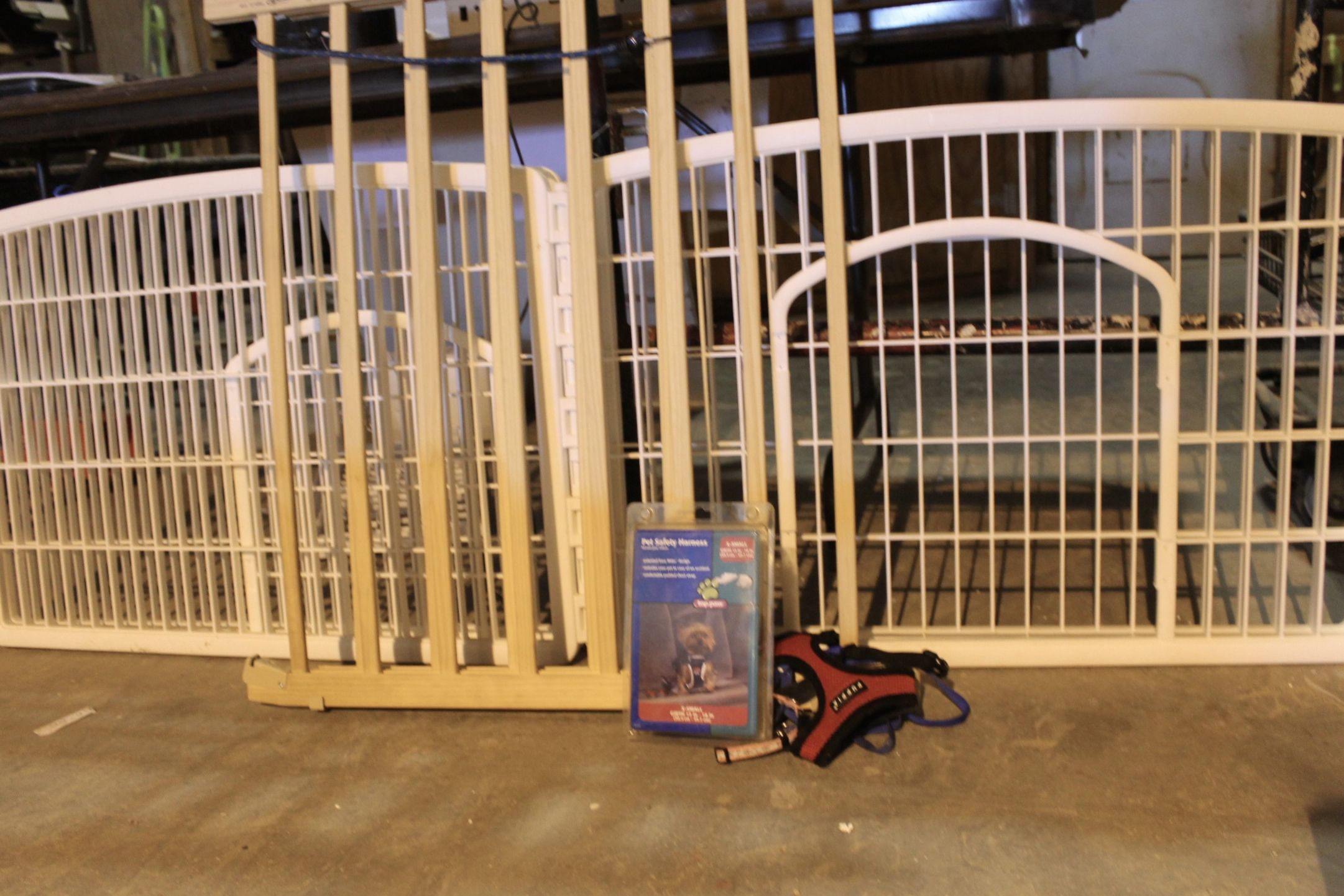 Wooden Gate for a Child/Pet Supplies