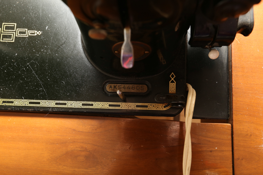 Vintage Black Singer Sewing Machine