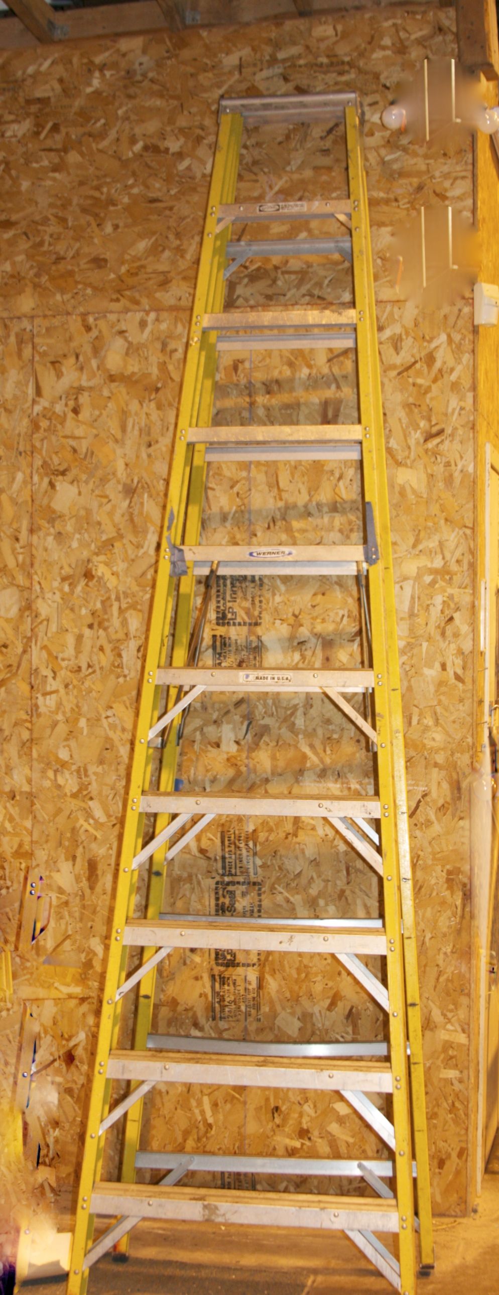 10' Fiberglass Step Ladder