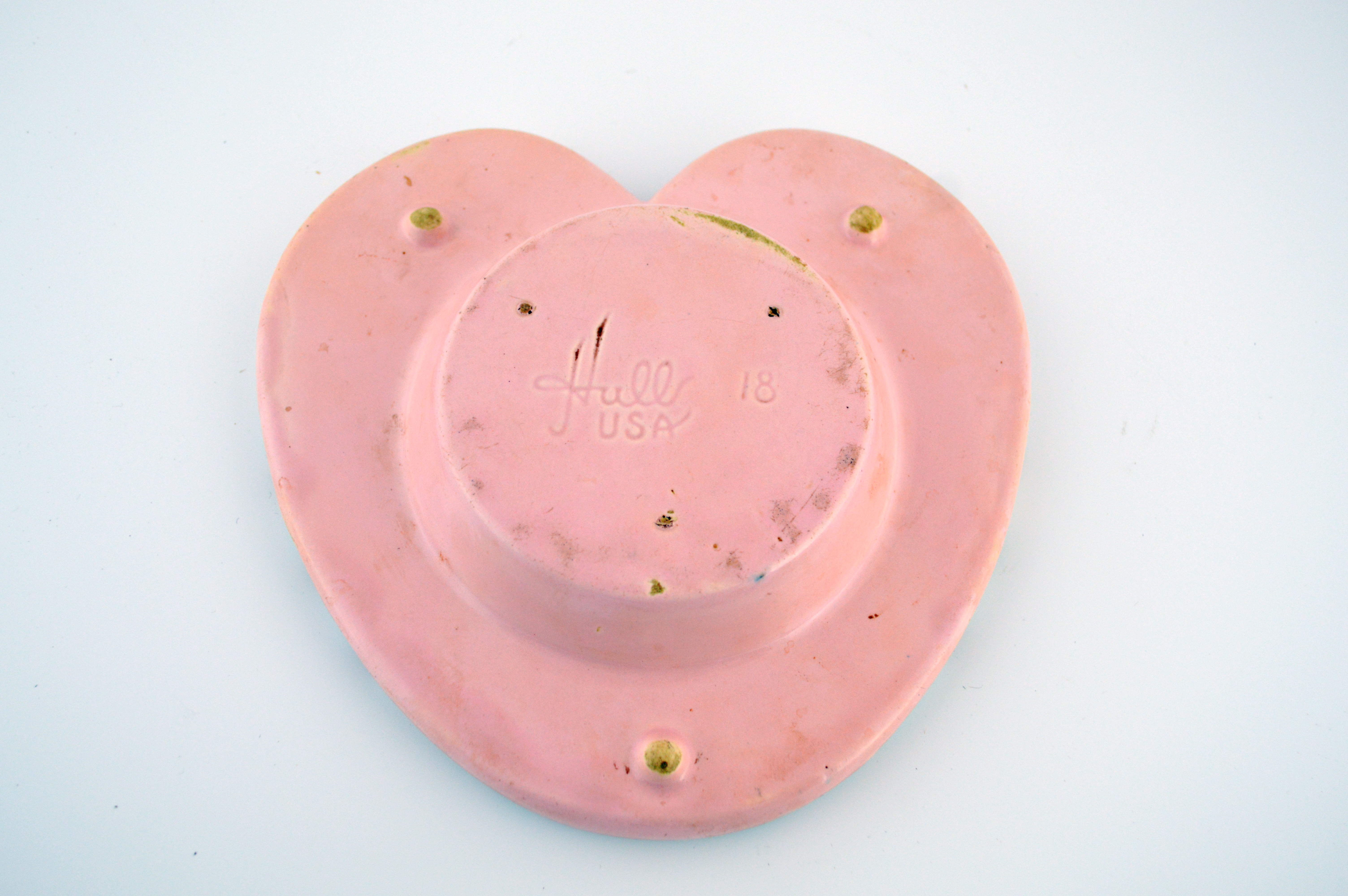 Vintage Hull Heart-Shaped Ash Receiver