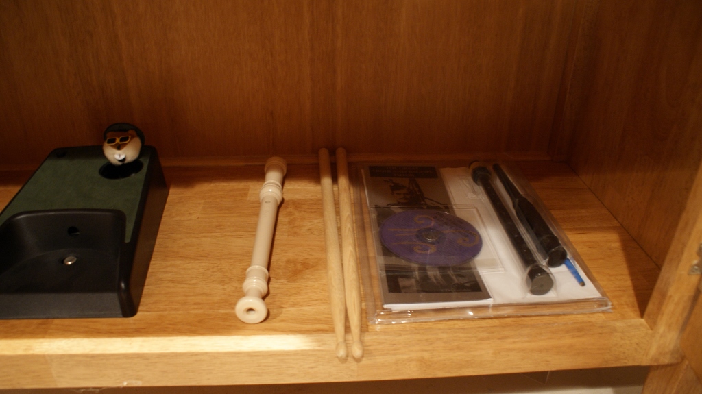 Armoire Clean Out Lot