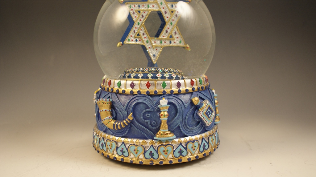 Rotating Star of David Snow Globe