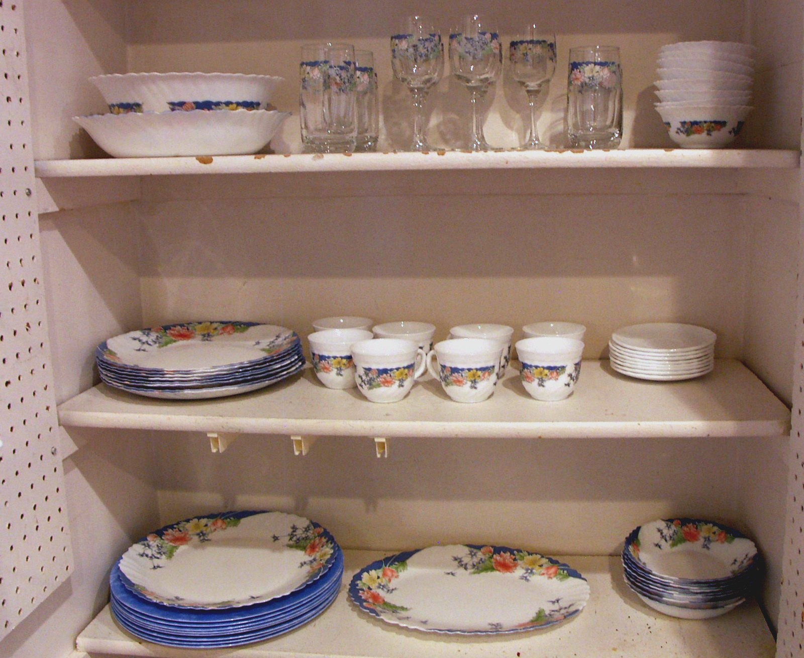 70 Piece Lot of Vintage Arcopal France Glass Dinnerware