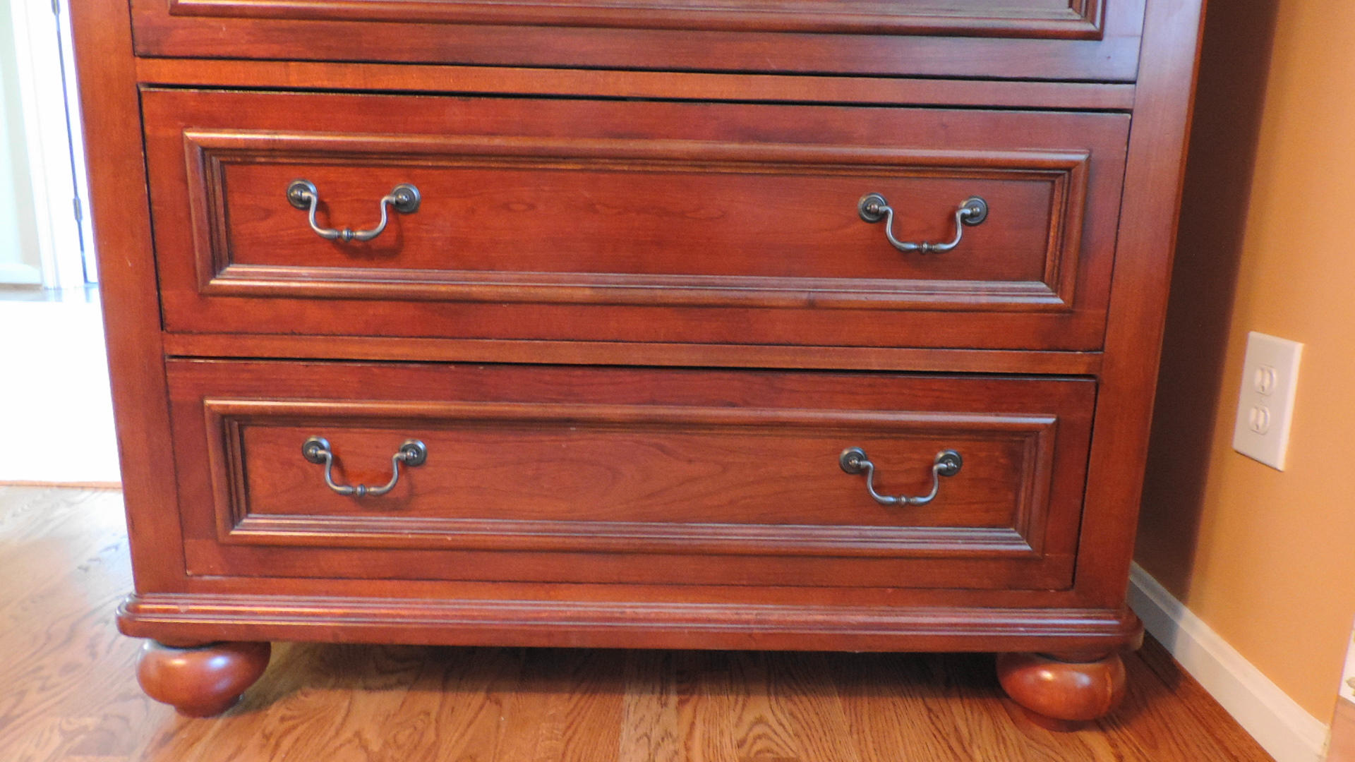 Wood Chest of Drawers