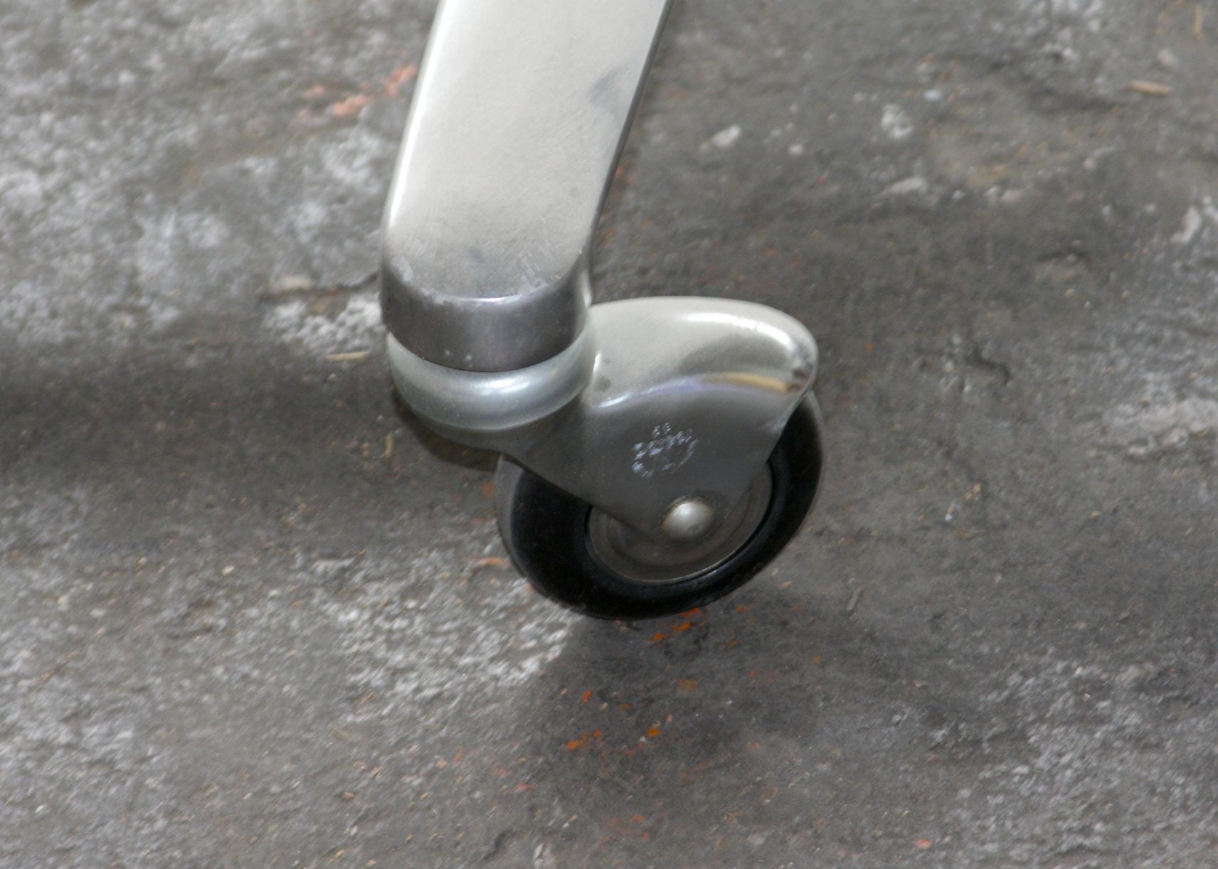 Metal Rolling Medical Stand 